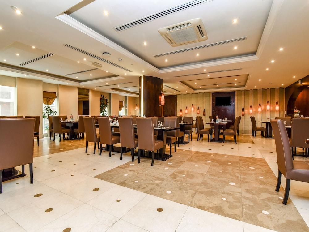 Landmark Summit Hotel 4*