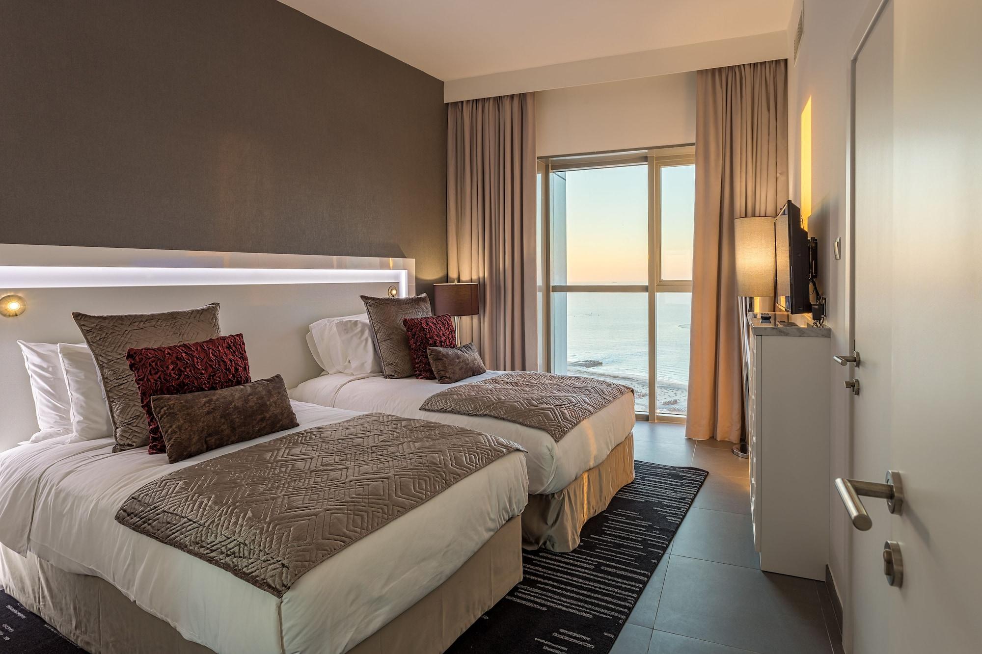 The First Collection Marina Hotel