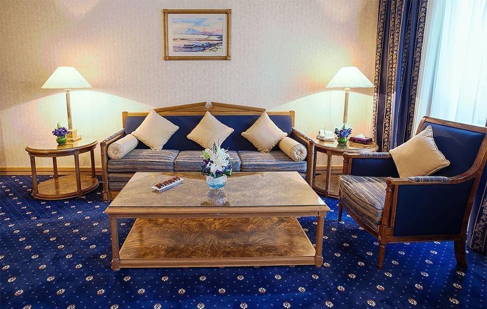 Hotel Capitol Jumeirah