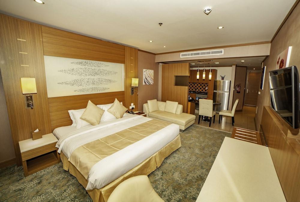 By Marriott Sheikh Zayed Road, Hotel