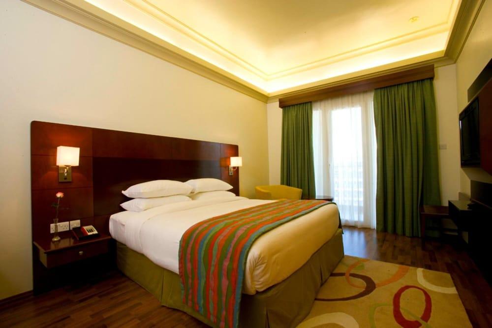 Al Khoory Al Barsha Aparthotel 3*