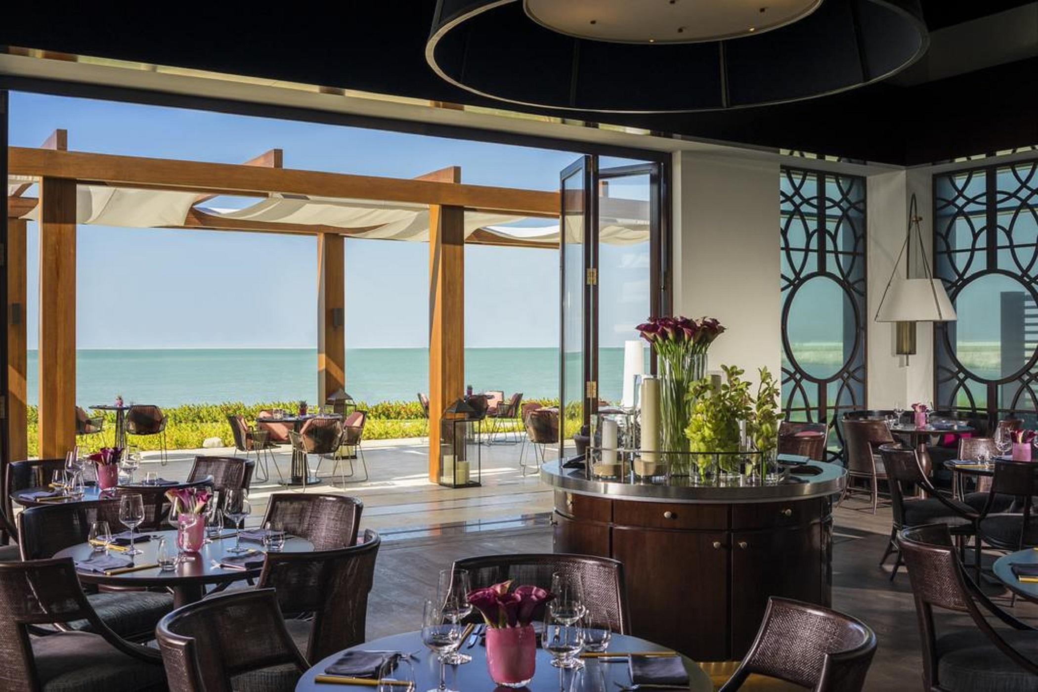 Four Seasons At Jumeirah 5*