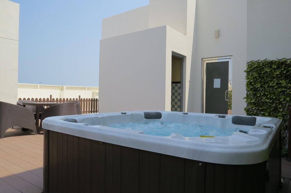 Walk Boutique Jumeirah 3* Dubai