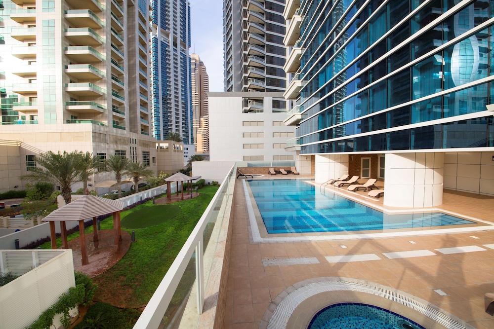 Barcelo Residences Marina Hotel