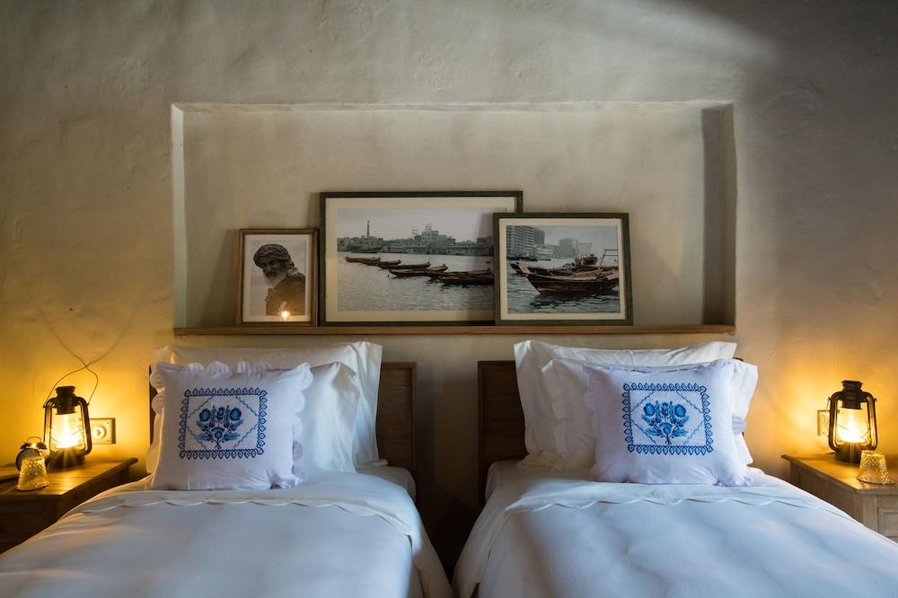 Al Seef Heritage Dubai, Curio Collection By Hilton Hotel