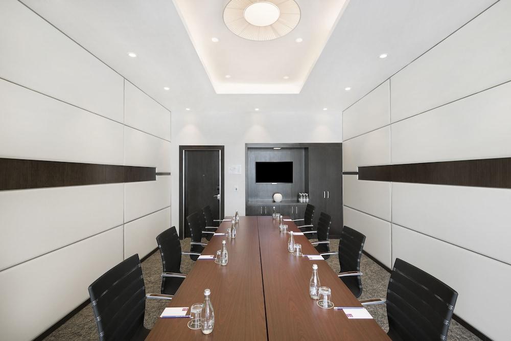 Hotel Hyatt Place Jumeirah 4*
