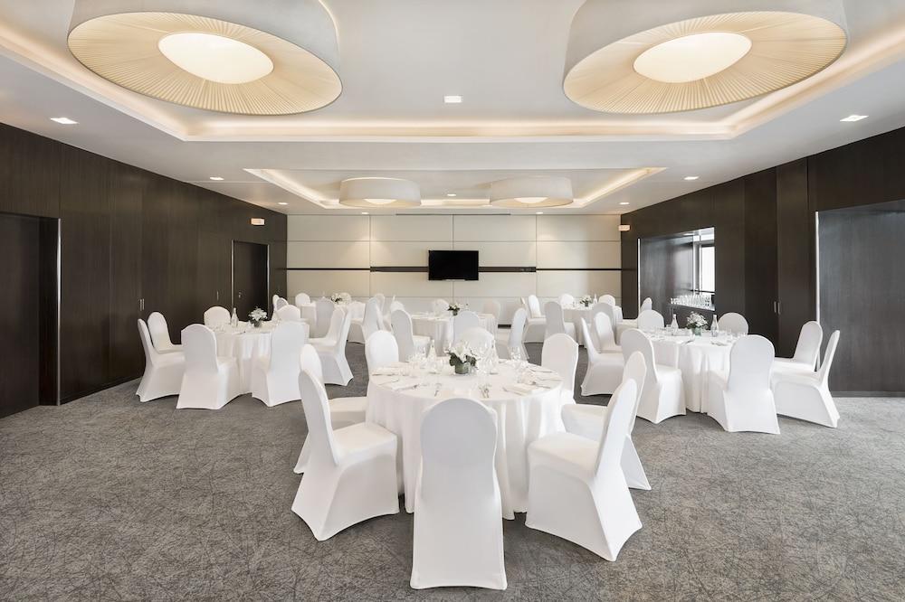 Hyatt Place Jumeirah 4* Dubai