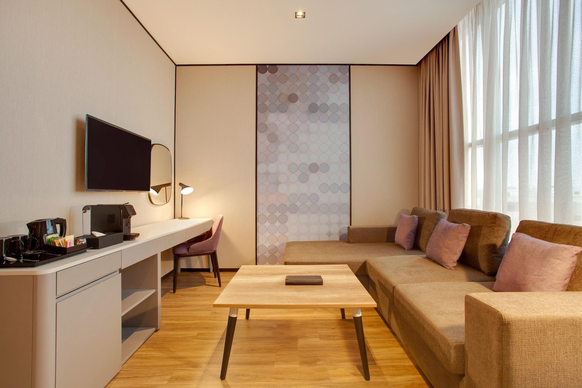 Hotel Lemon Tree Hotel, Jumeirah 4*