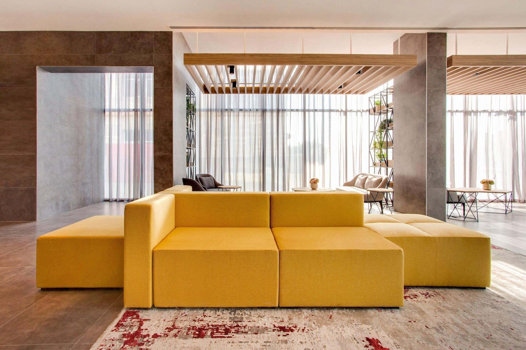 Lemon Tree Hotel, Jumeirah Hotel Dubai