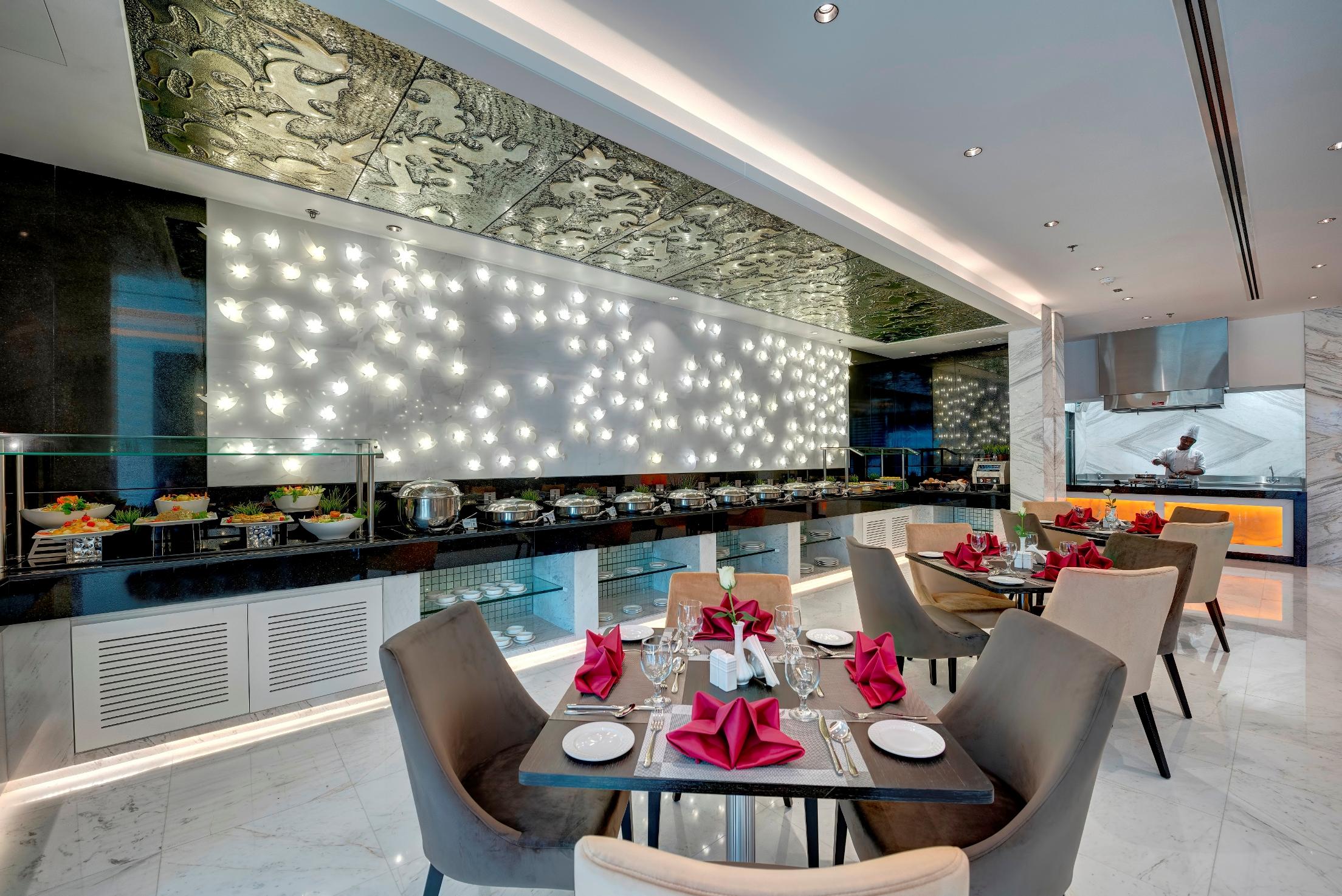 Royal Continental Hotel 4*