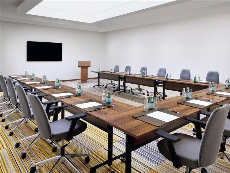 Hotel Movenpick Jumeirah Village Triangle 5*