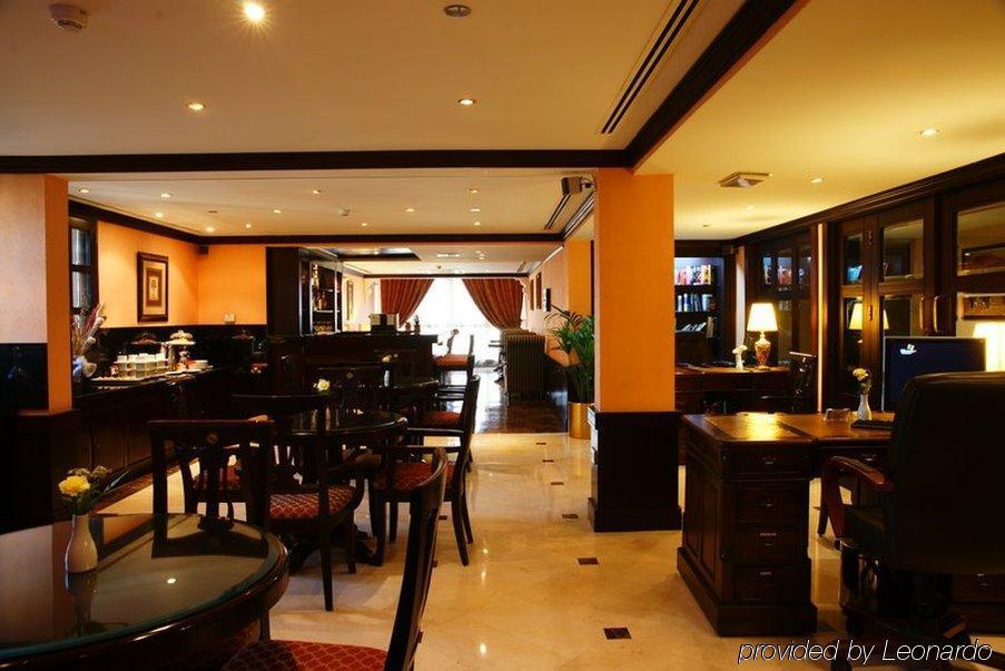 Hotel Arabian Courtyard & Spa 4*