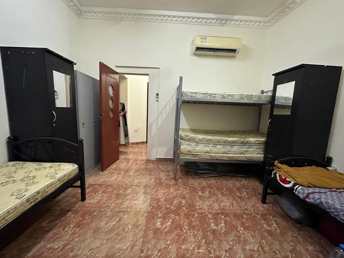 Bed Space For Female Single And Bunk Bed Al Sayed Builidng - Sharaf Dg Exit 4 Flat 301