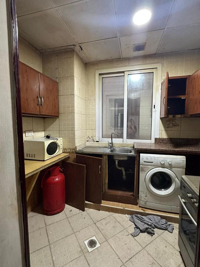 Apartment Bed Space For Female Single And Bunk Bed Al Sayed Builidng - Sharaf Dg Exit 4 Flat 301 Dubai