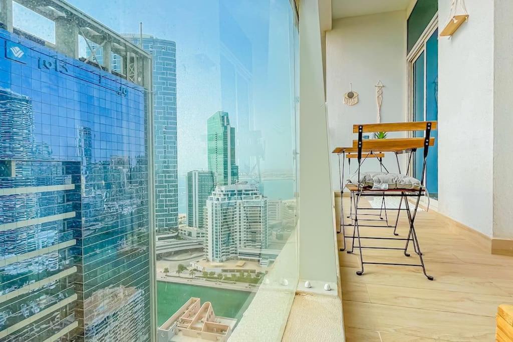 Astonishing Marina & Sea View Modern Dubai