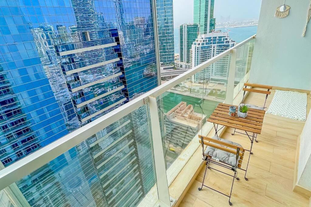 Astonishing Marina & Sea View Modern