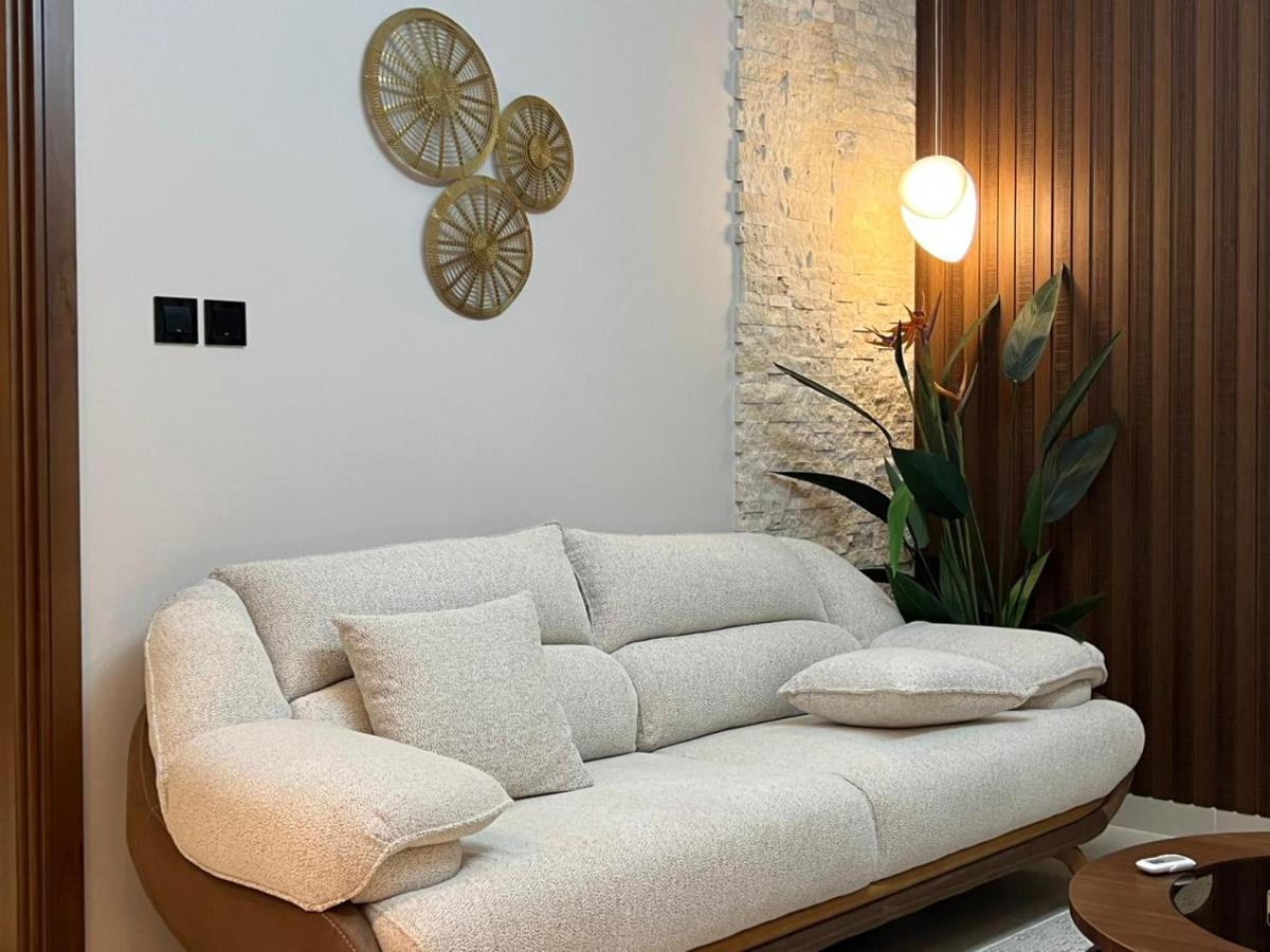Exclusive 2 Bedroom Luxury In Sobha Creek Vistas