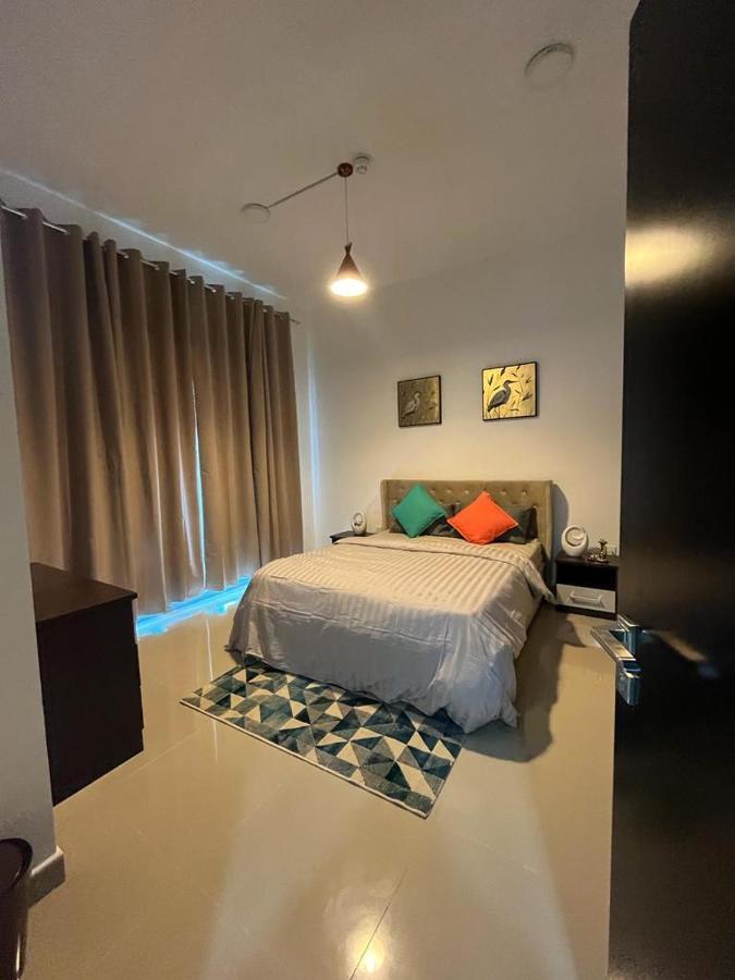 Elegant At Marina Daire Dubai