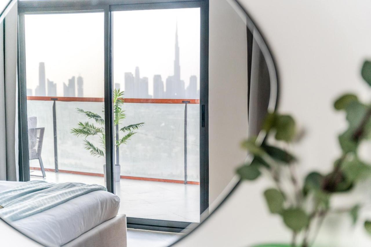Apartment With Skyline View Pool & Gym Access *