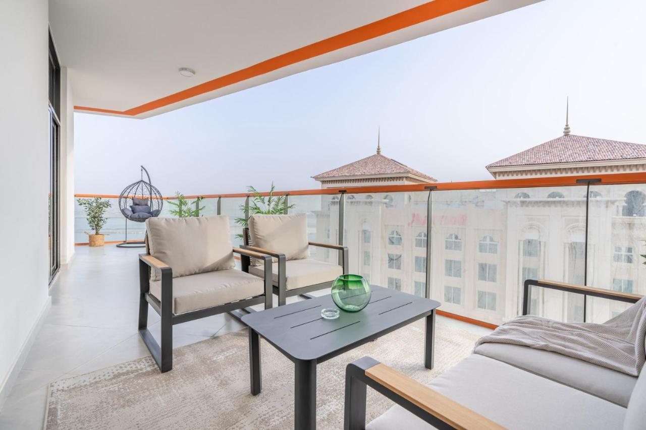 Apartment With Skyline View Pool & Gym Access