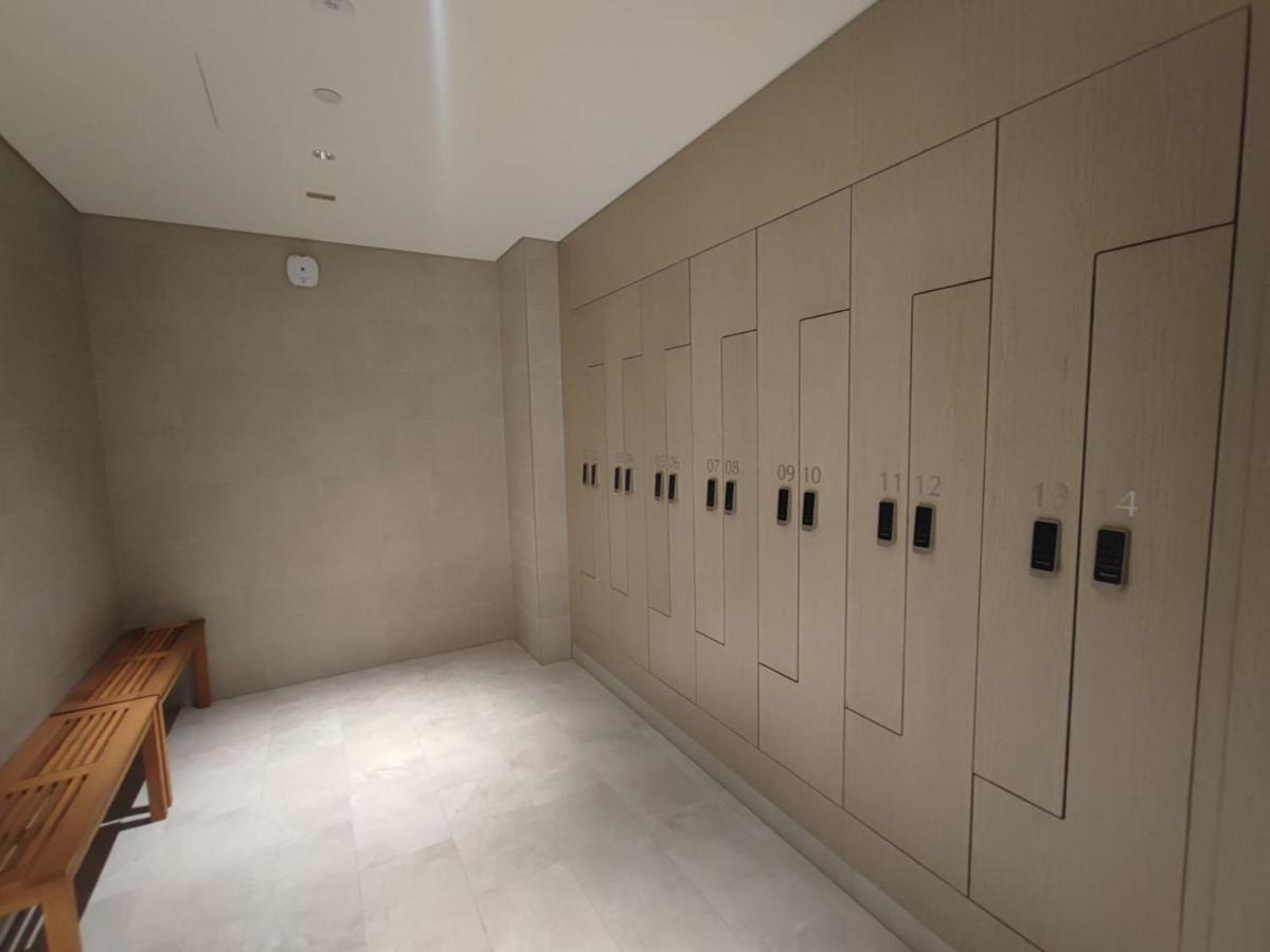 Apartment Brand New 1 Bedroom + Office - Perfect For Work