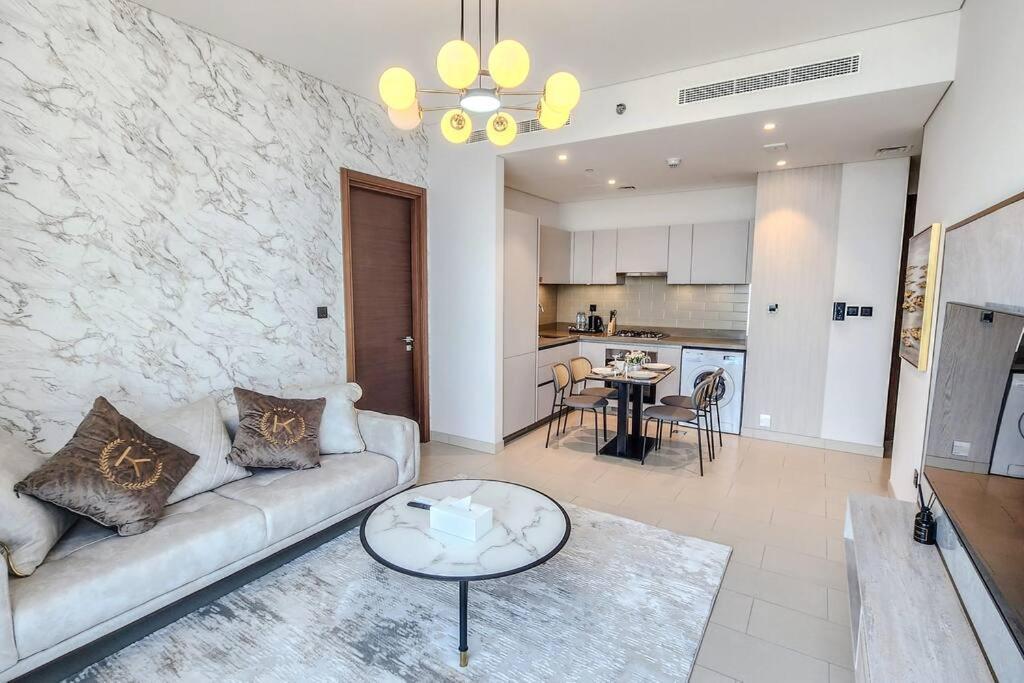 By Latinem Luxury 2br Cvr B3107 Near Burj Khalifa