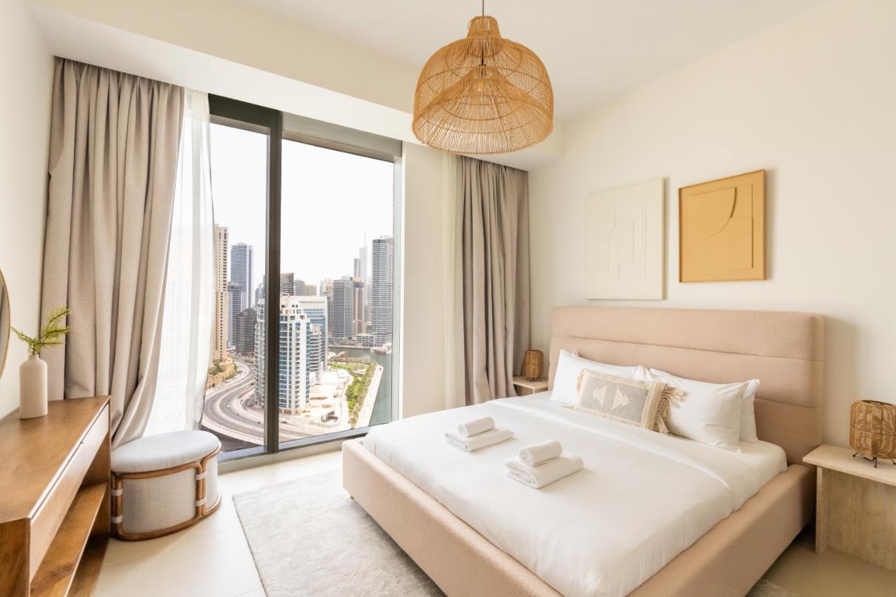 Marina Eye View: Luxury *