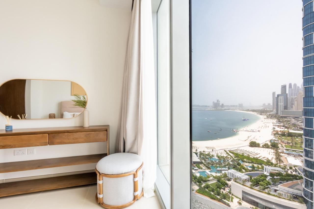 Marina Eye View: Luxury Dubai
