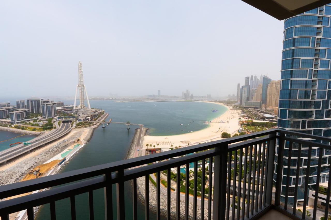 Marina Eye View: Luxury Apartment Dubai