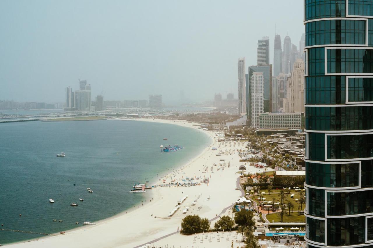 Marina Eye View: Luxury Apartment