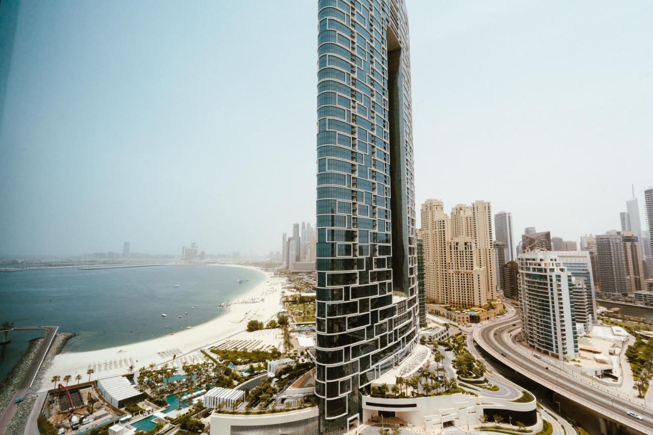 Marina Eye View: Luxury Dubai