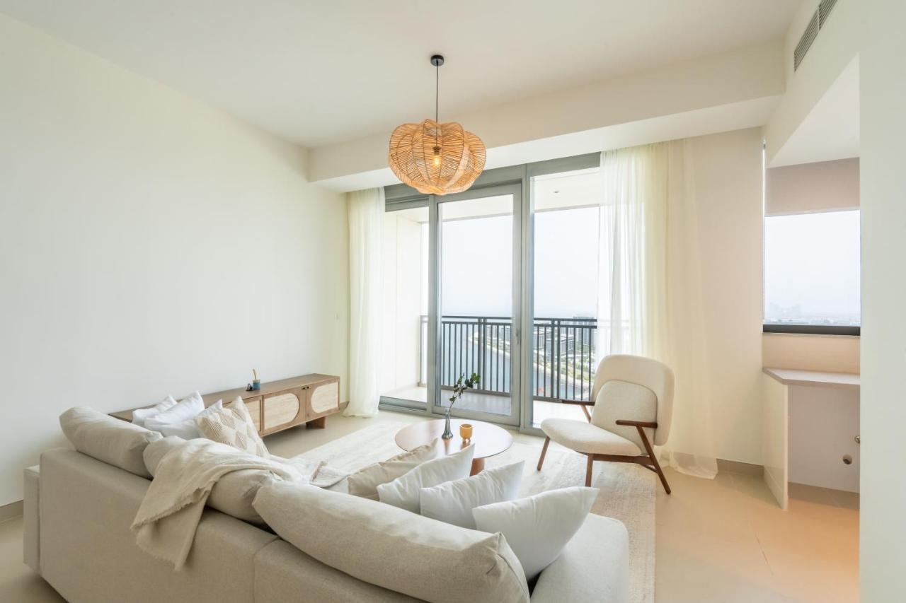 Marina Eye View: Luxury Apartment Dubai