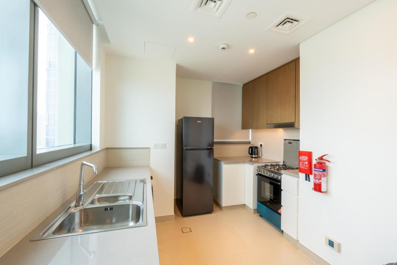 Marina Eye View: Luxury Apartment Dubai