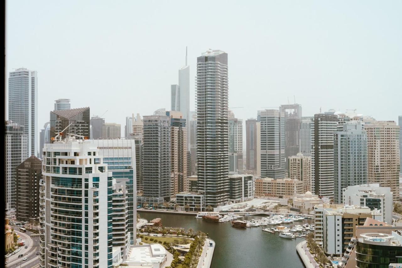Marina Eye View: Luxury Apartment Dubai