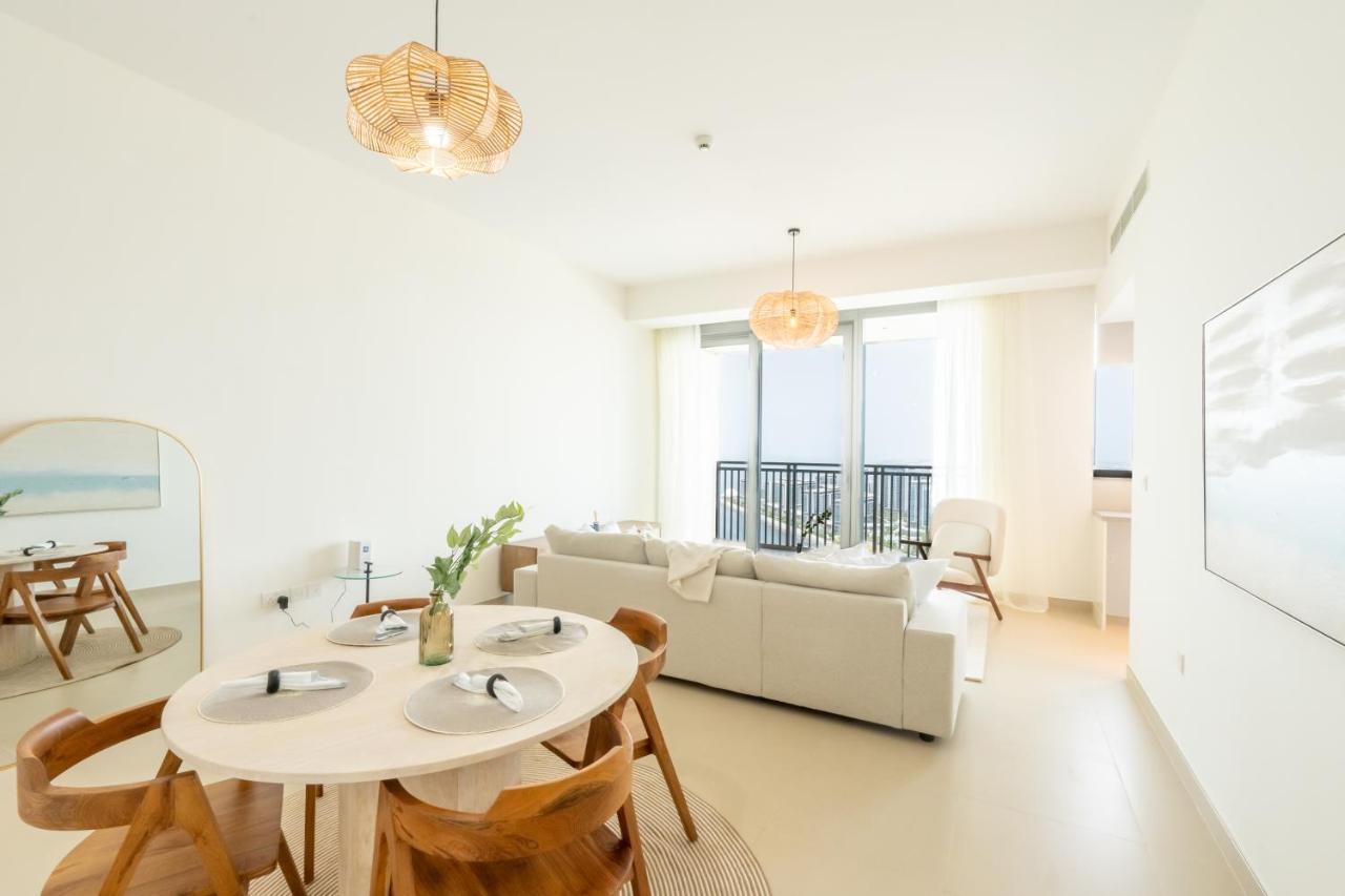 Marina Eye View: Luxury Apartment Dubai