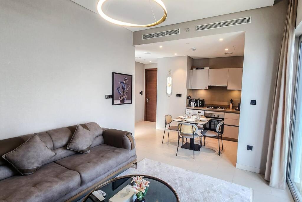 By Latinem Luxury 1br Holiday Cvr A3109 Near Burj Khalifa *