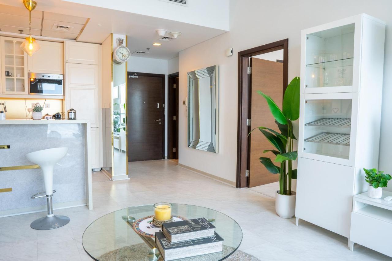 Veluxa - Designer 1 Bedroom With Sea View! Apartment