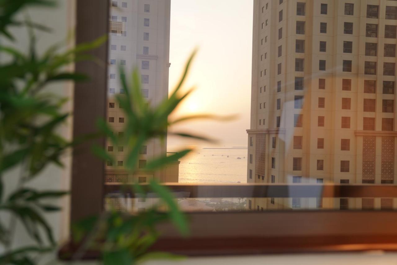 The Journey - Infront Of Tram-metro, Access To Beach, Pool & Gym - Enjoy Our Seaview - Coworking Space - Resident Housekeeping - Inhouse Food Menu - All At Jumierah Beach Residence, Marina Hostel Dubai