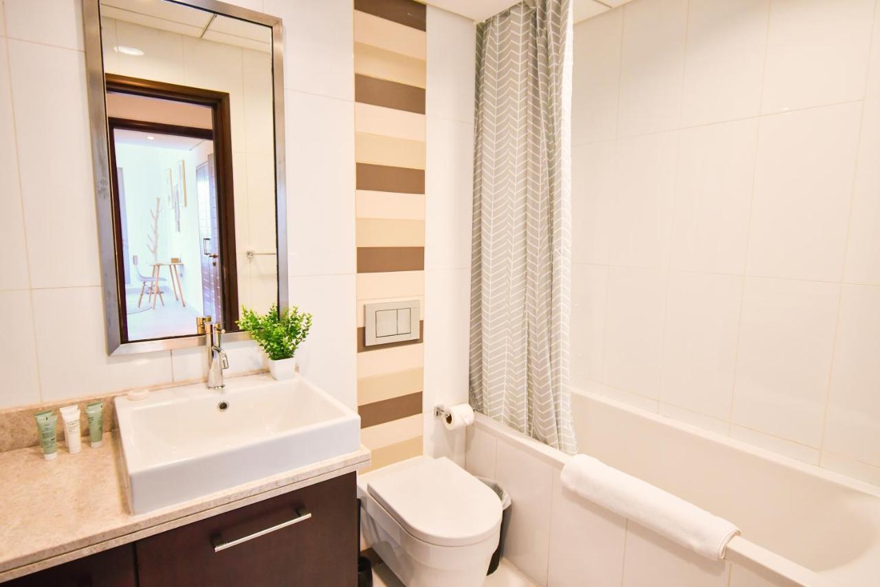 Downtown-high Floor Mesmerizing Fountain View 2br Chic Daire