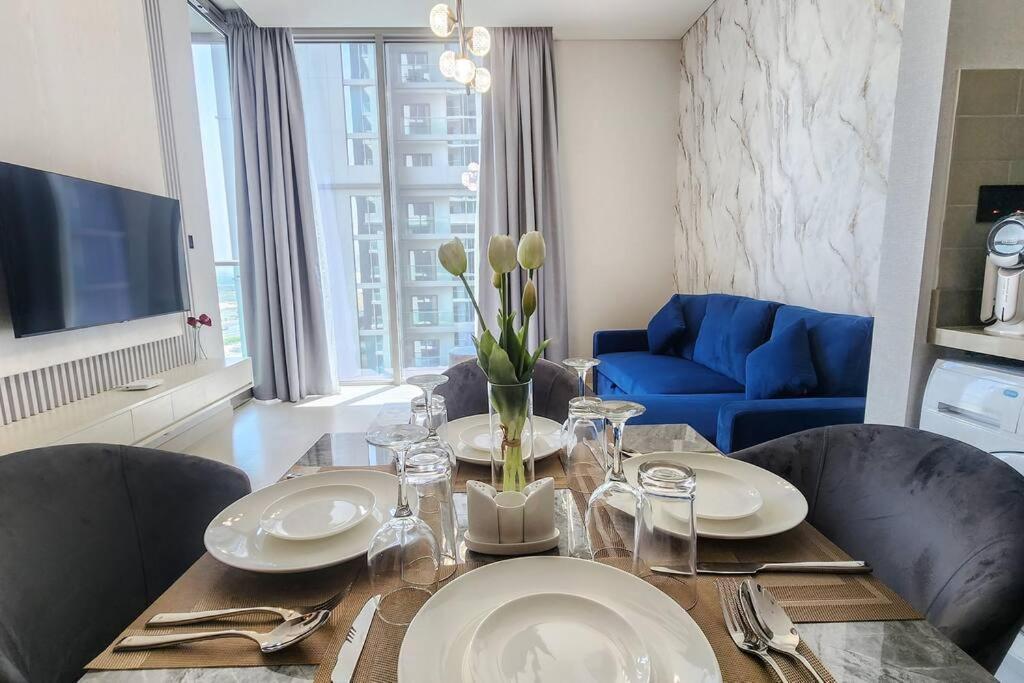 By Latinem Luxury 1br Cvr A703 Near Burj Khalifa