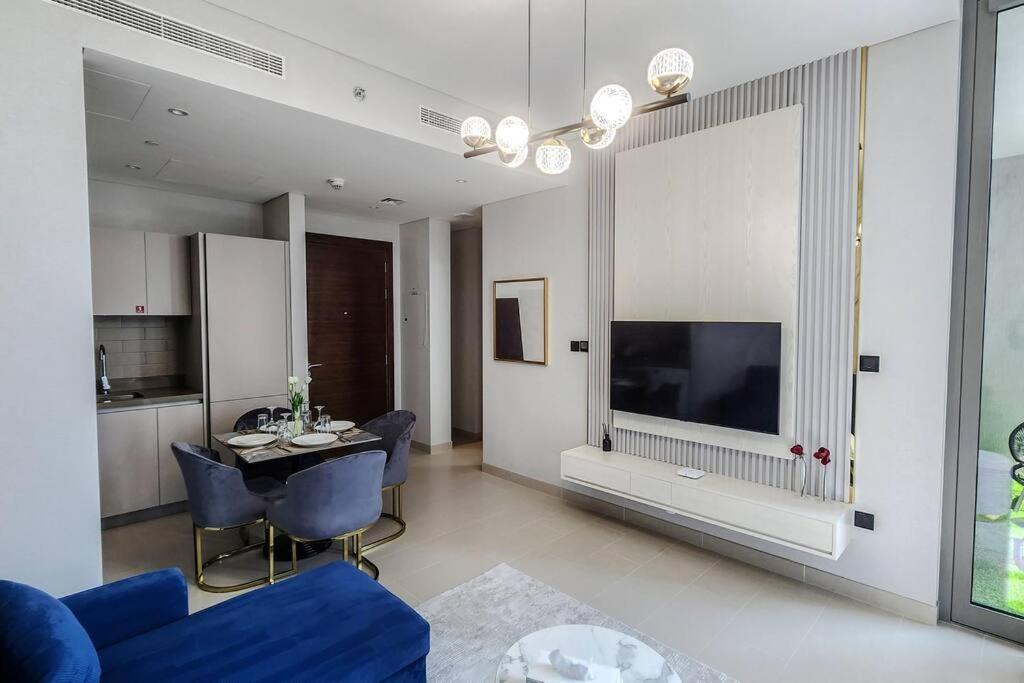 Apartment By Latinem Luxury 1br Cvr A703 Near Burj Khalifa