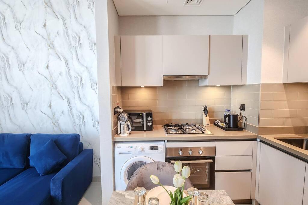 Apartment By Latinem Luxury 1br Cvr A703 Near Burj Khalifa Dubai