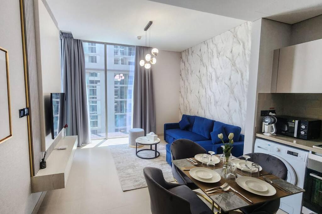 Apartment By Latinem Luxury 1br Cvr A703 Near Burj Khalifa