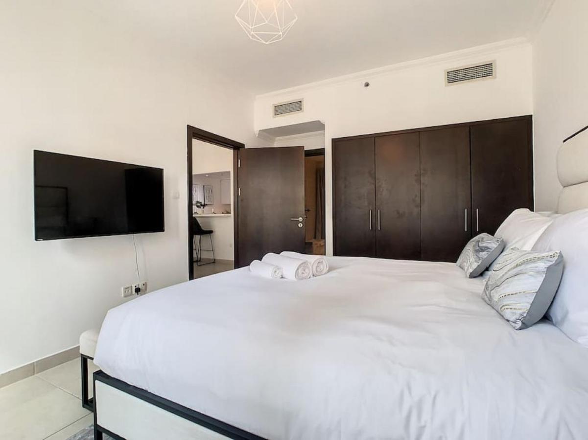 Key View - Marina Quays West Apartment