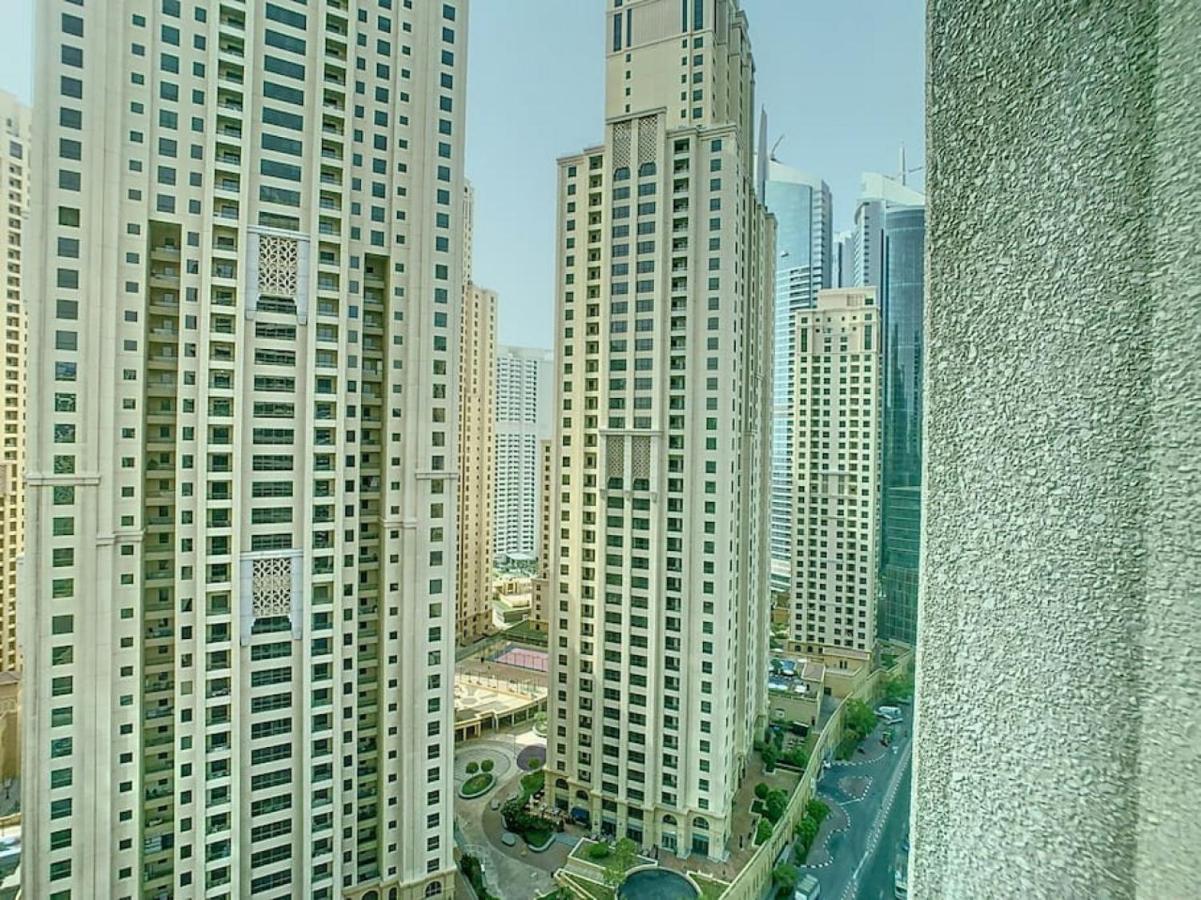 Key View - Marina Quays West