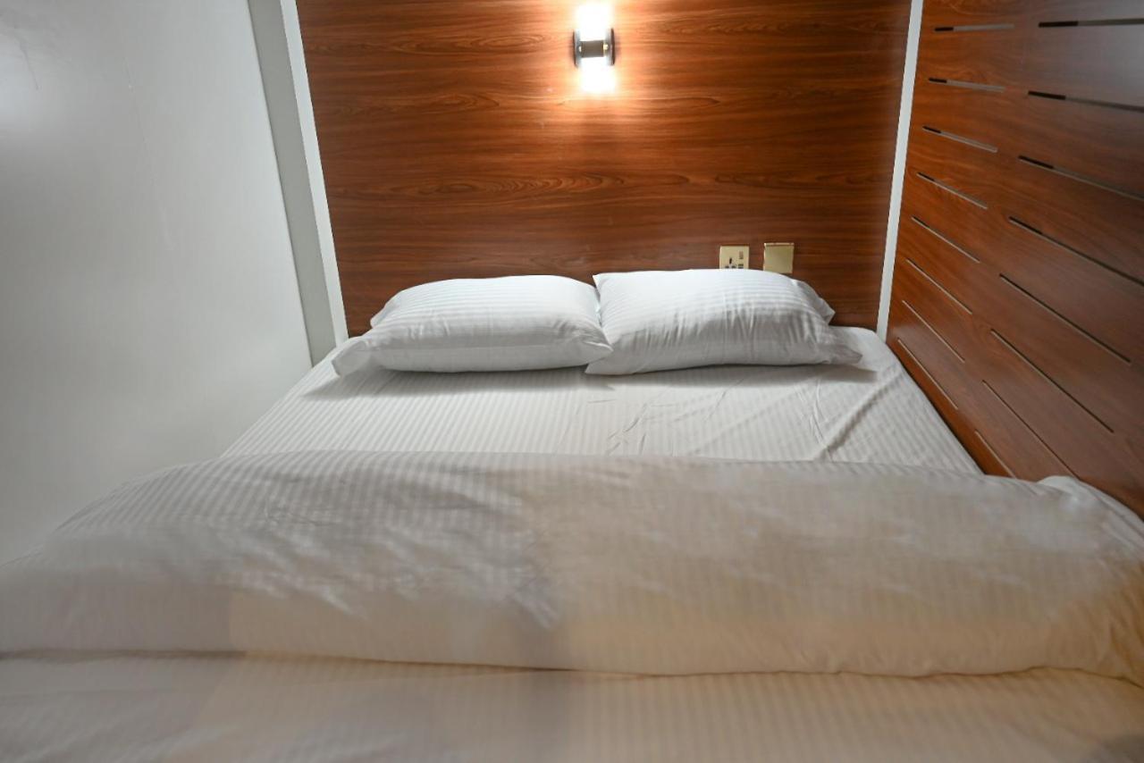 Yoi Pod - Deira Al Rigga Capsule hotel *