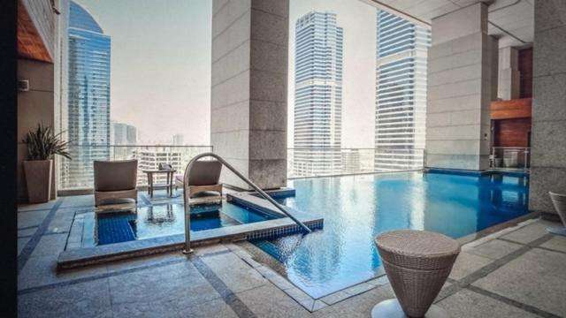 Bonnington Jumeraih Lakes Towers , Jlt Cluster J , 5* Dubai