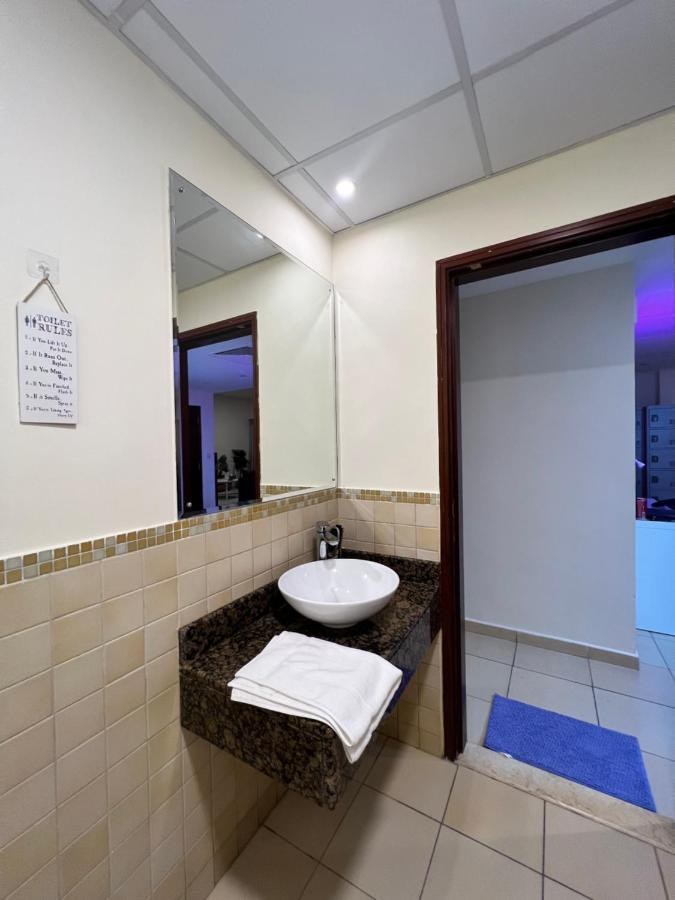 Robin Jbr Homestay *