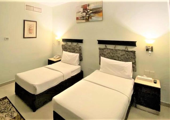 Signature Deira