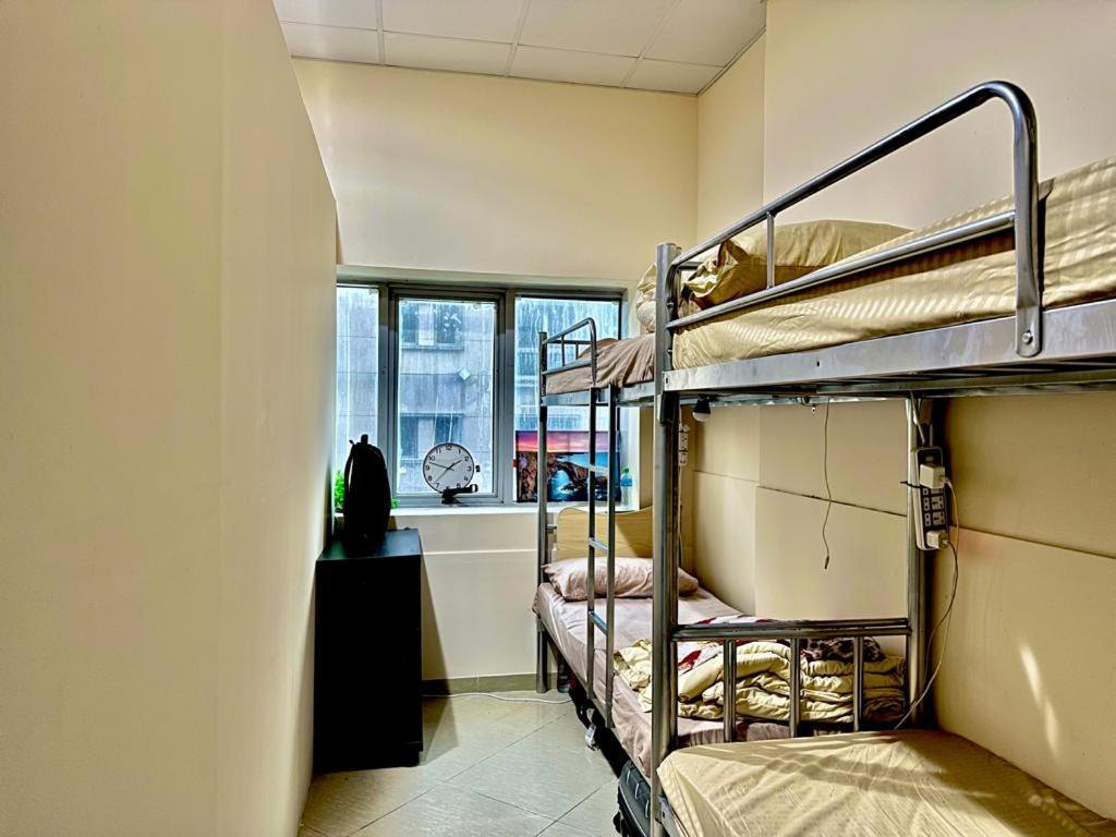 Hostel New World Near Adcb Metro Station